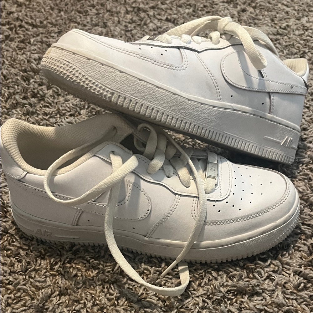 Nike Kids' White air forces